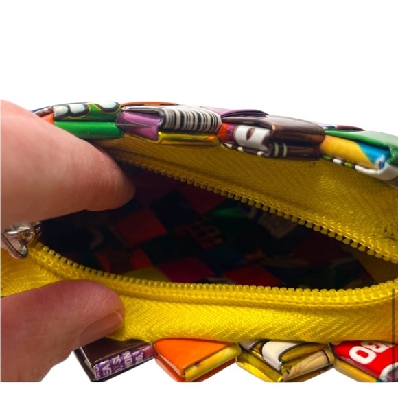 Handcrafted Recycled Juice Boxes Small Coin Purse Colorful Fun Zip Zipper Bag - Picture 12 of 16